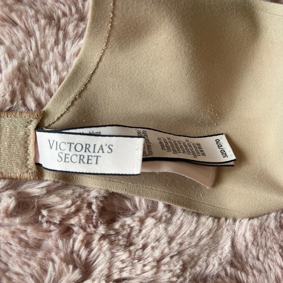 Victoria’s Secret Bra - Picture 2 of 2